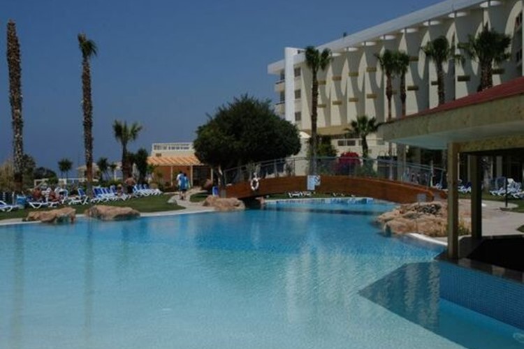 Small-hotelimages-leonardo-laura-beach-splash-resort-281764-5