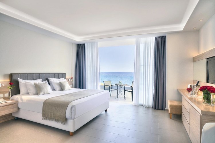 hotels-kypr-jizni-kypr-limassol-the-royal-apollonia-download_theroyalapollonia_room1_5