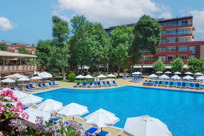 hotels-bulharsko-oblast-burgas-slunecne-pobrezi-asteria-family-sunny-beach-pool-view