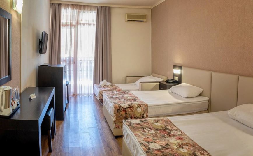 hotels-bulharsko-oblast-burgas-slunecne-pobrezi-asteria-family-sunny-beach-twin-room-with-extra-bed