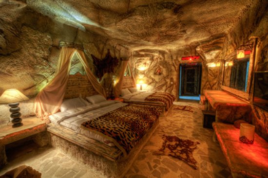 slapen-in-een-echte-grot