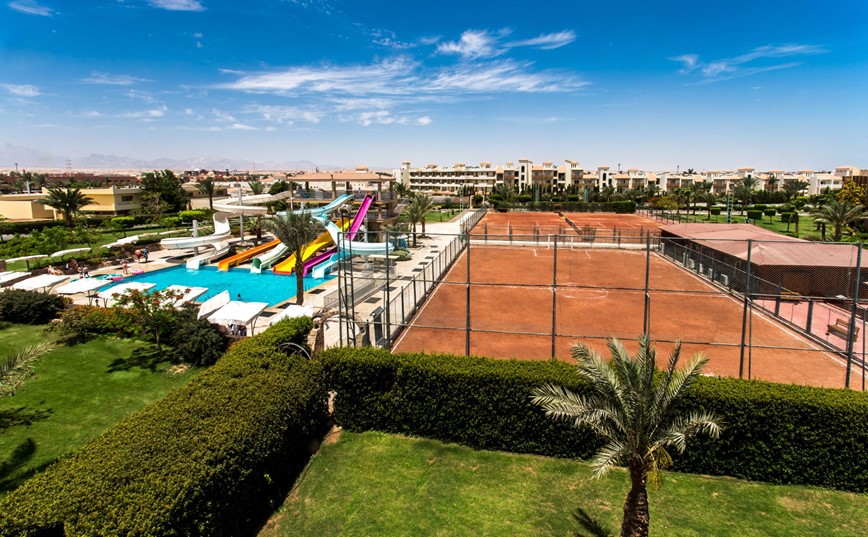 tennis-courts-aqua-park